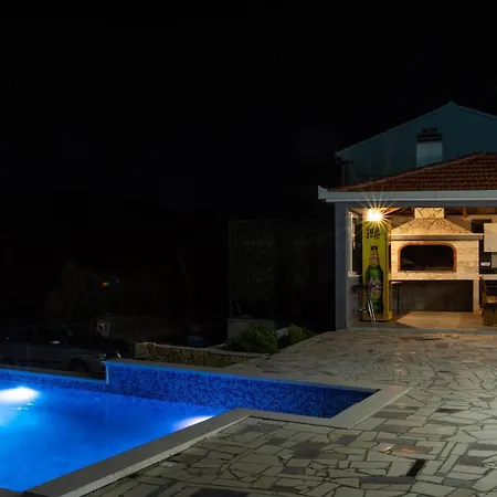 Awesome In Prgomet With Wifi Holiday home