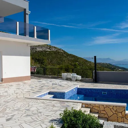 Awesome In Prgomet With Wifi Holiday home *