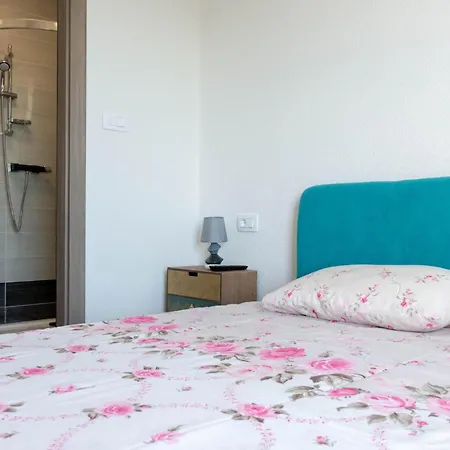 Awesome In Prgomet With Wifi Holiday home