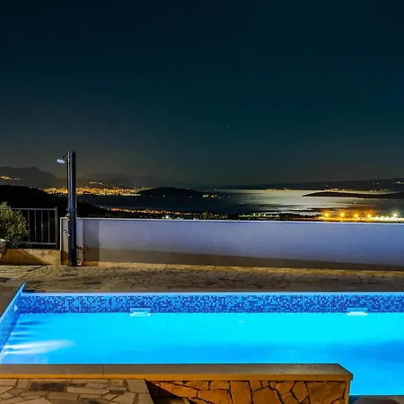 Awesome In Prgomet With Wifi Holiday home *