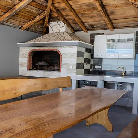 Awesome In Prgomet With Wifi Holiday home Plano