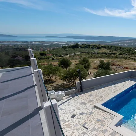 Awesome In Prgomet With Wifi Holiday home
